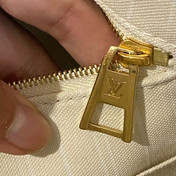 LOUIS VUITTON Monogram Giant By The Pool Onthego GM Blue - Picture 5 of 16